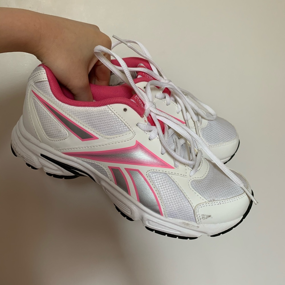 NEW Reebok Pink White Running Shoes - Picture 3 of 5